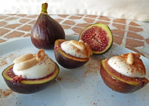 Mascarpone-filled Figs or Apricots With Amaretto. Photo by awalde