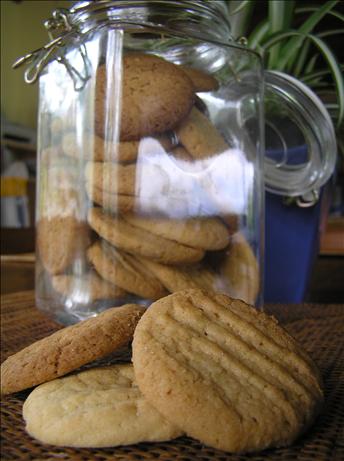 Crispy Coconut Cookies. Photo by Coco Hii