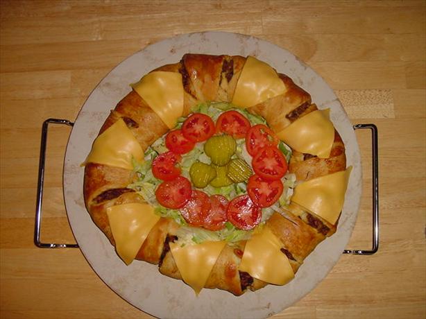 Scrumptious Cheeseburger Ring. Photo by TheDancingCook