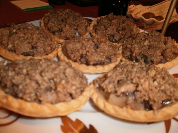 Mini Nutty Streusel Cherry Pies. Photo by CIndytc