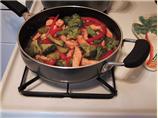 Stir Fry Chicken and Broccoli With Peanuts