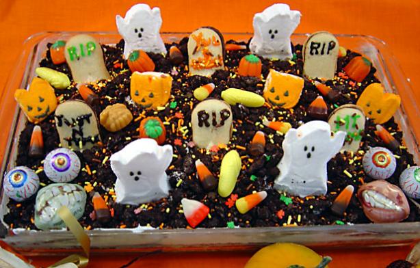 Spooktacular Halloween Graveyard Cake. Photo by Sue Lau