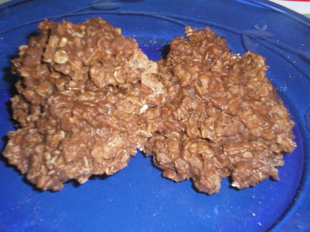 Quick and Easy No Bake Chocolate Cookies. Photo by seesko