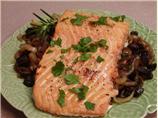 Roasted Salmon With Caramelized Onions and Figs