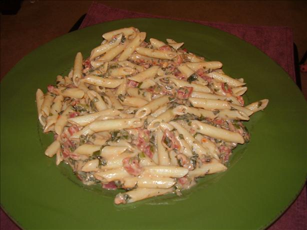 EASY! Penne with chicken, spinach and tomato Alfredo (soooo good!). Photo by Camel_Cracker