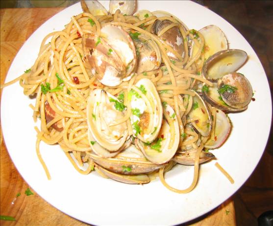 Unbelievable Clams and Garlic. Photo by Choppy-choppy