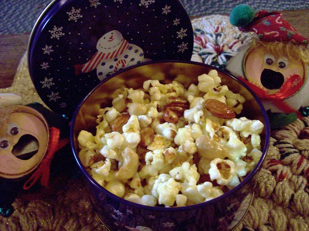 Christmas Tin  Popcorn Snack. Photo by Aunt Paula