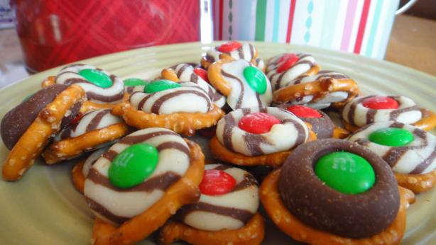 Easy, Festive Chocolate Holiday Pretzels. Photo by Parrot Head Mama