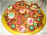Easy, Festive Chocolate Holiday Pretzels. Photo by Parrot Head Mama