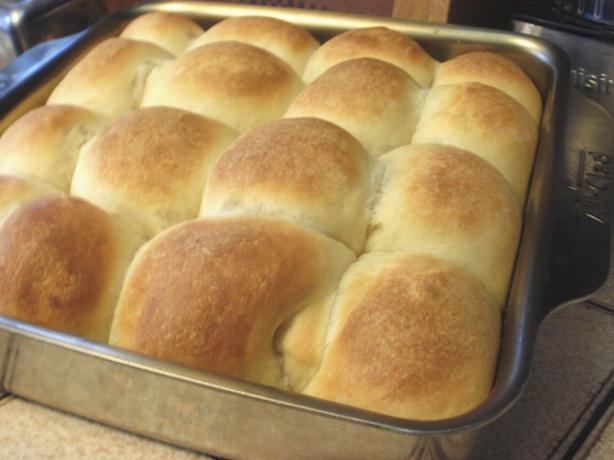 Buttery Pan Rolls (for the Bread Machine). Photo by Marie Nixon
