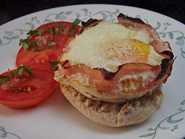 Eggs Benedict Cups. Photo by PaulaG