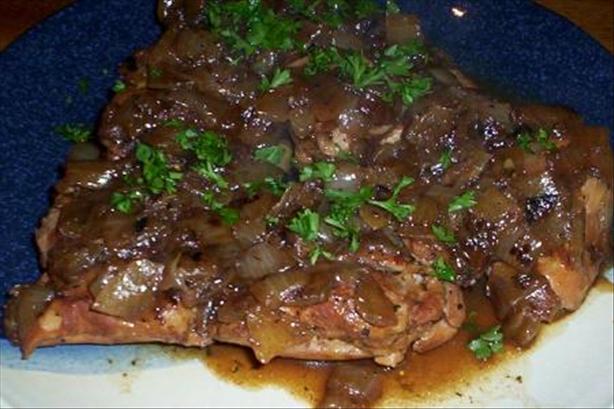 Chicken Thighs With Sweet Onion Balsamic Relish. Photo by L. Duch