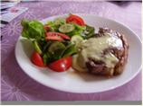 Steak Roquefort. Photo by Latchy