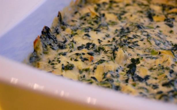 Copycat Applebee's Hot Artichoke and Spinach Dip. Photo by run for your life