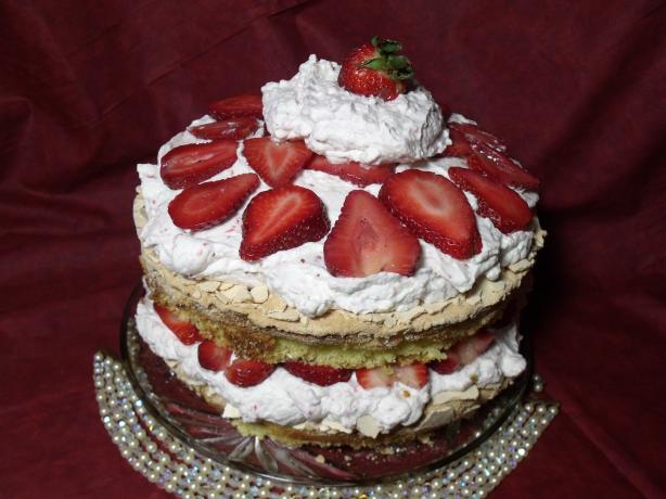 Strawberry Meringue Cake. Photo by Darkhunter
