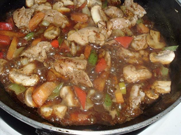 Thai Spicy Stir Fry Chicken. Photo by Bergy
