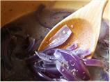 Andreas Viestad's Norwegian Red Onion Soup With Port and Jarlsbe