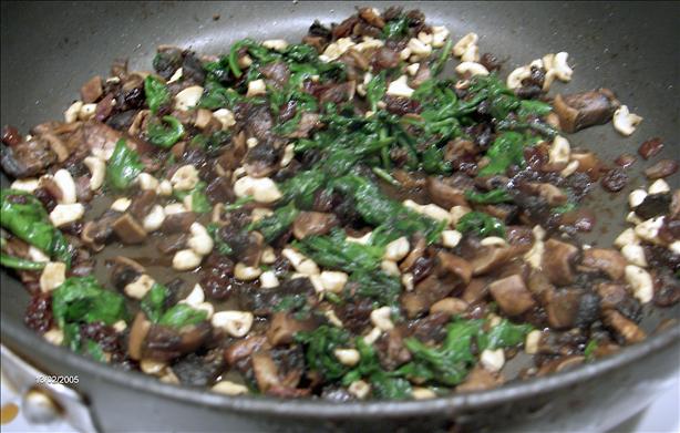 Spinach Cashew Stir Fry. Photo by Derf