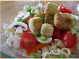 Chicken and Pasta Salad With Raw Vegetables