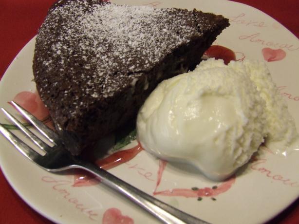 Bittersweet Flourless Chocolate Cake. Photo by CountryLady