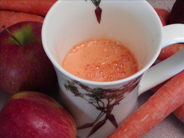 Apple and Carrots Juice. Photo by Rita~
