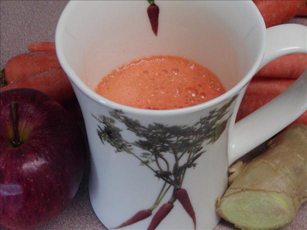 Apple, Carrot  and Ginger Juice. Photo by Rita~