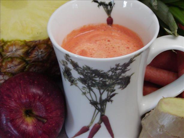 Apple, Carrot, Pineapple & Ginger Juice. Photo by Rita~