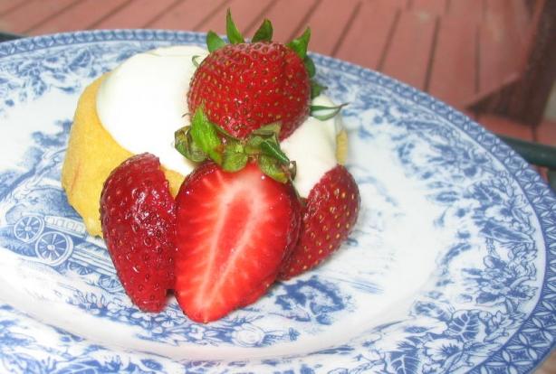 Angela's Pineapple Coconut  Cream Cheese Frosting. Photo by Lorrie in Montreal