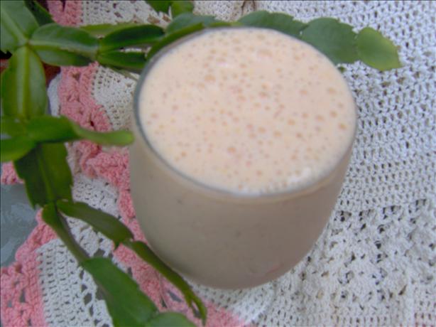 Almond, Sunflower and Berries Shake. Photo by Sharon123