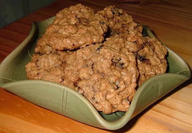 Everyday Oatmeal Cookies. Photo by mianbao