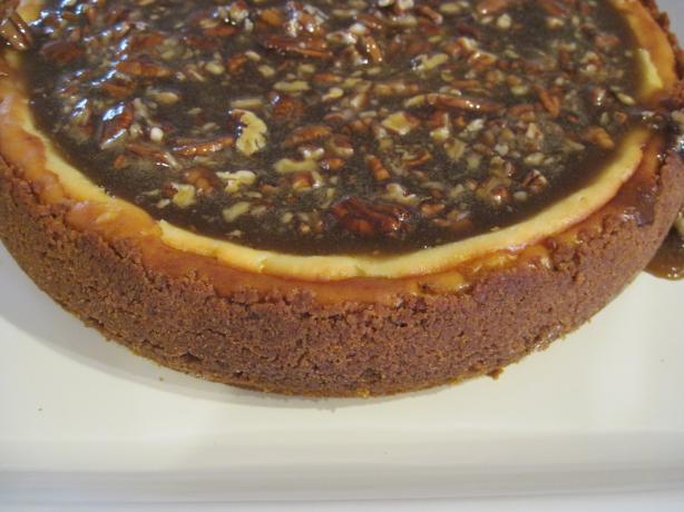 Cheesecake With Praline Sauce. Photo by jvens