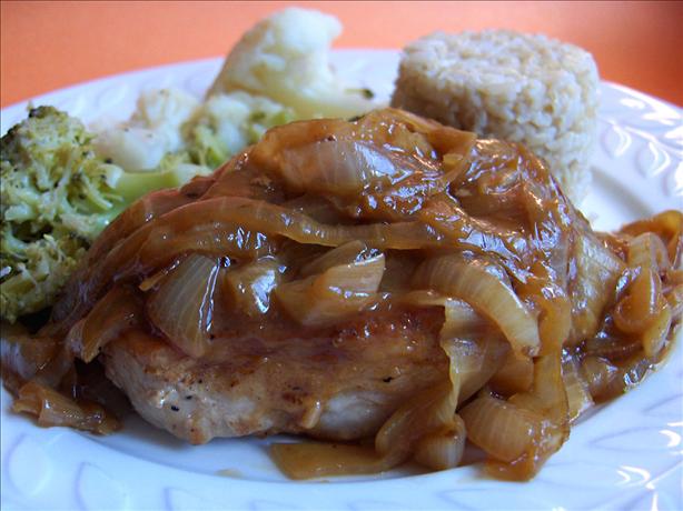 Pork Chops in Onion Sauce (Schweinekotelett in Zwiebelsosse). Photo by Derf