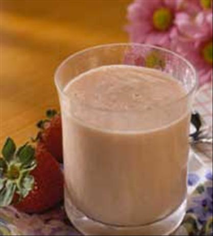 Papaya Strawberry Soymilk Smoothies. Photo by BirdyBaker
