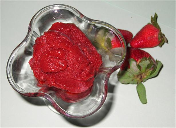 Strawberry Balsamic Sorbet. Photo by justcallmetoni