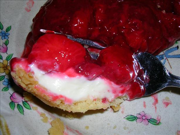 Strawberry Dessert Pizza. Photo by CoolMonday