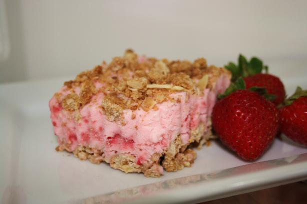 Frosty Strawberry Squares (Oamc). Photo by * Pamela *