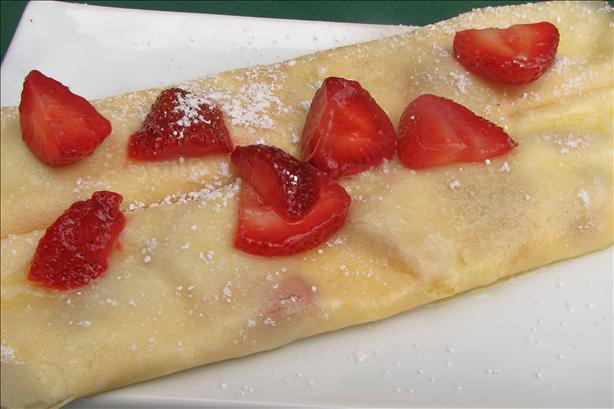 Crepes With Sour Cream and Strawberries. Photo by lazyme