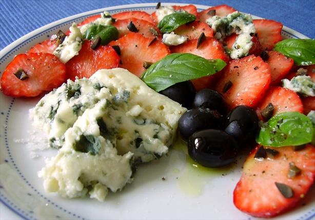 Strawberry Salad With Olives, Blue Cheese and Balsamic Vinegar. Photo by Thorsten