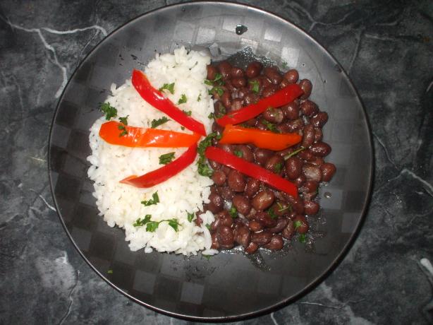 Spanish Cristianos Y Moros ( Beans and Rice Sidedish). Photo by Mami J
