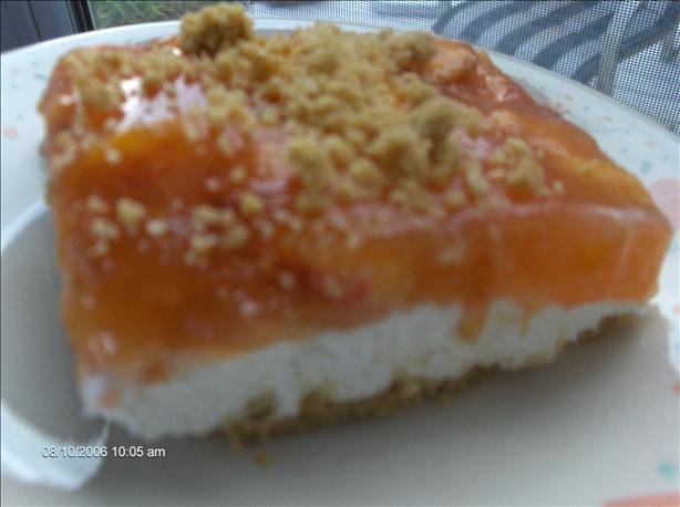 No Bake Peach Cheesecake. Photo by startnover