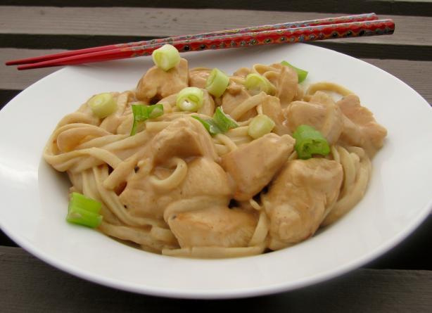 Linguine with Chicken and Peanut Sauce. Photo by lazyme