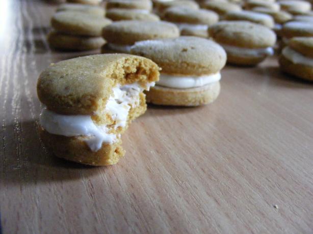 Cream Sandwich Cookies. Photo by 5thCourse