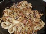 Broiled Lamb Chops With Onions and Sherry Sauce