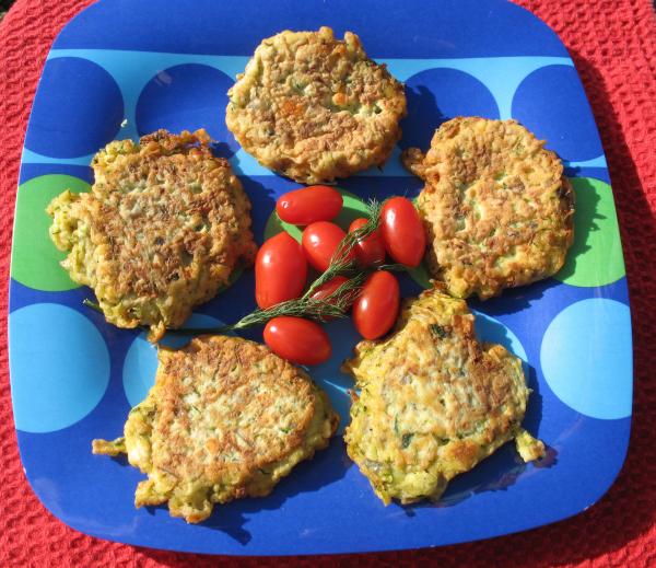 Kabak M&uuml;cveri (Turkish Zucchini Fritters). Photo by MsPia