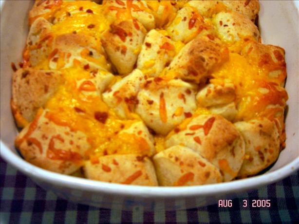 Bacon 'n Cheddar Bubble Bread. Photo by lets.eat