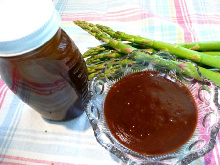 Balsamic & Roasted Garlic Vinaigrette. Photo by Mikekey