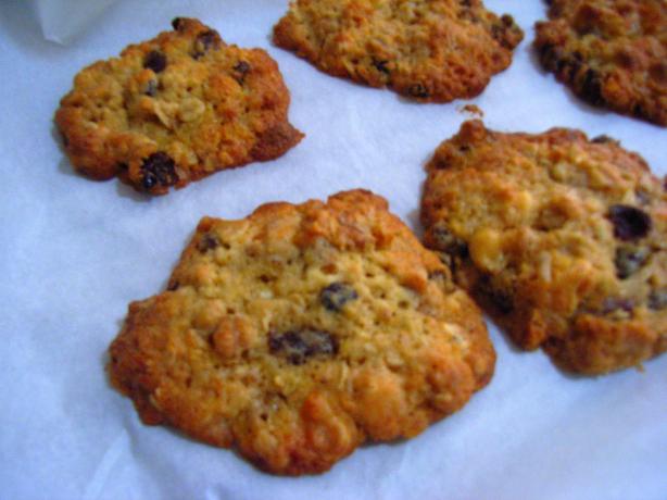 Oatmeal-Date Cookies. Photo by katew