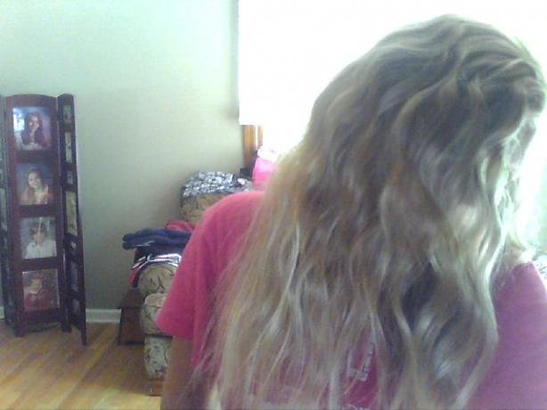 Super Duper Deep Conditioning Hair Treatment for Damaged Hair. Photo by Bfayy