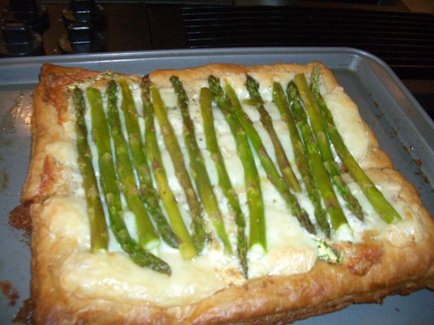 Asparagus and Brie Open Pastry. Photo by chia