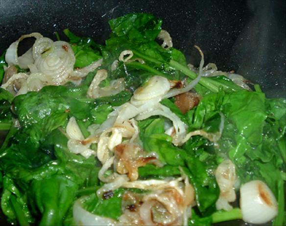 Spinach and Onion Stir Fry. Photo by Bergy